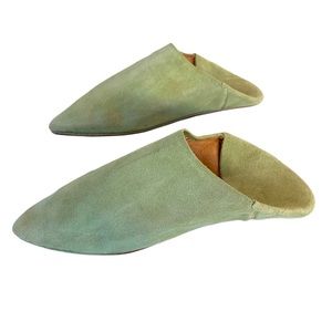 Natural Leather Slippers Moroccan Shoe. green. 39
